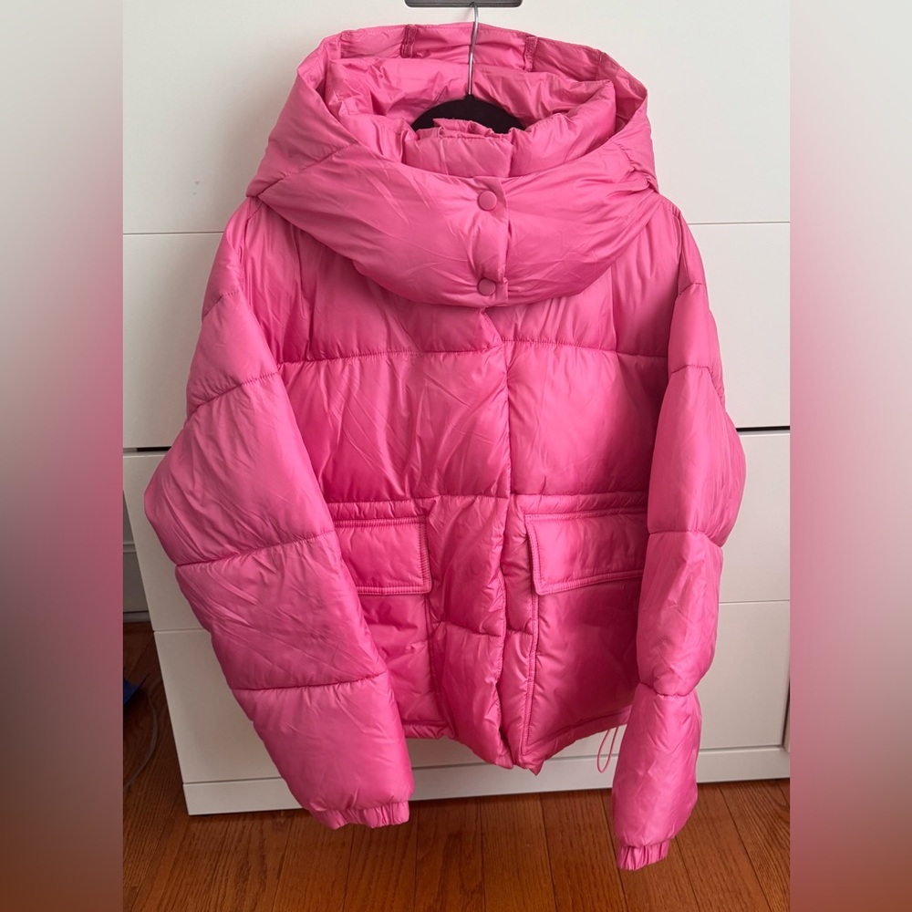 NVLT wonder puffer coat Barbie pink detachable hood .Size:L.New